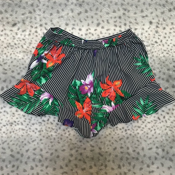 Flouncy Striped and Floral Shorts - Picture 2 of 4